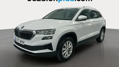 Usado Skoda Karoq Selection 116 CV (85 kW) 2024 Blanco SUV