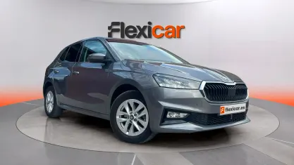Usado Skoda Fabia Selection 116 CV (85 kW) 2025 Gris Utilitario