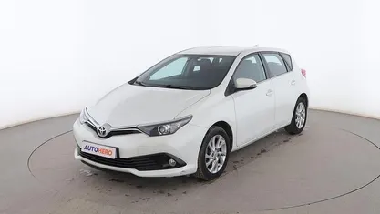 Usado Toyota Auris Active 115 CV (84 kW) 2016 Blanco Utilitario