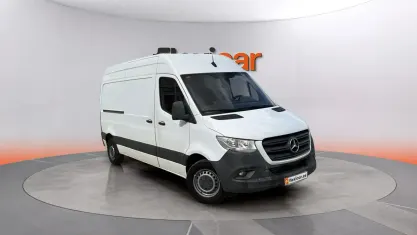 Używany Mercedes Sprinter 143 KM (105 kW) 2021 Biały Van