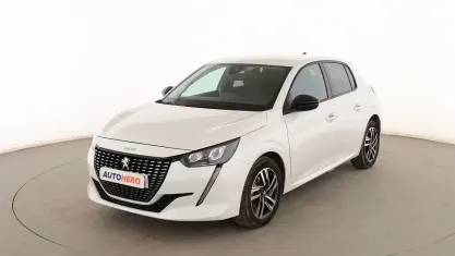 Usado Peugeot 208 Allure 101 CV (74 kW) 2022 Blanco Utilitario