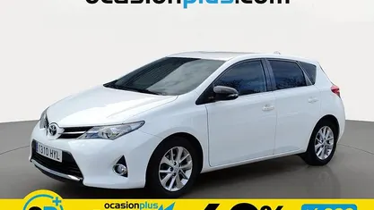 Usado Toyota Auris Active 90 CV (66 kW) 2014 Blanco Utilitario