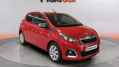 Usado Peugeot 108 Collection 72 CV (52 kW) 2021 Rojo Utilitario