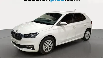Usado Skoda Fabia Selection 95 CV (69 kW) 2024 Blanco Utilitario