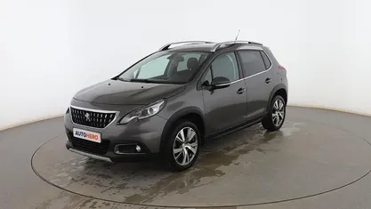 Usado Peugeot 2008 Allure 114 CV (83 kW) 2019 Gris SUV
