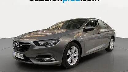 Usado Opel Insignia Selective 136 CV (100 kW) 2019 Gris Berlina