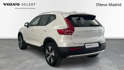 Usado 2025 Volvo XC40 Core SUV | 36.500 € (Precio justo)