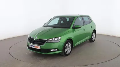 Usado Skoda Fabia Ambition 95 CV (69 kW) 2019 Verde Utilitario