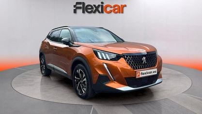 Käytetty Peugeot 2008 GT 131 HP (96 kW) 2023 Oranssi Katumaasturi