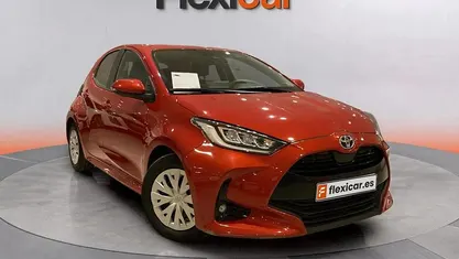 Usado 2023 Toyota Yaris Hybrid Active Utilitario | 16.490 € (Buen precio)