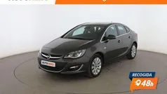 Usado 2014 Opel Astra Excellence Berlina | 10.499 € (Precio justo)
