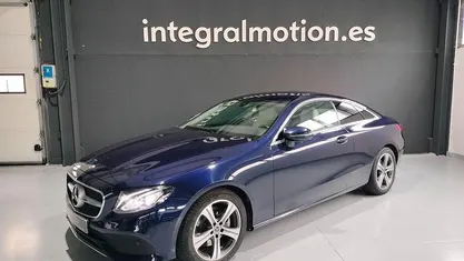 Usado Mercedes E220 194 CV (142 kW) 2019 Azul Coupe