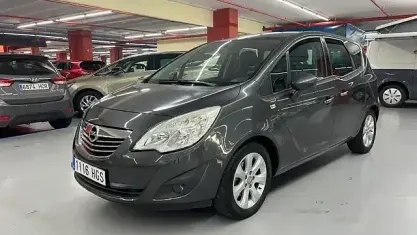 Usado Opel Meriva Cosmo 120 CV (88 kW) 2011 Gris Monovolumen