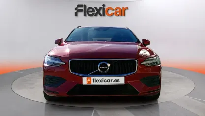 Begagnad Volvo V60 Momentum 163 HK (119 kW) 2021 Röd Kombi