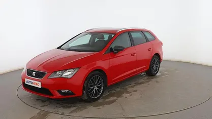 Usado Seat Leon Style 125 CV (91 kW) 2016 Rojo Utilitario
