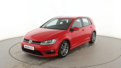 Usado VW Golf VII R-line BlueMotion 105 CV (77 kW) 2014 Rojo Utilitario