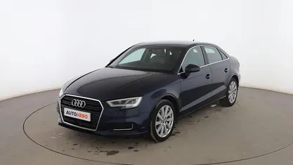 Usado Audi A3 Design 150 CV (110 kW) 2019 Azul Berlina