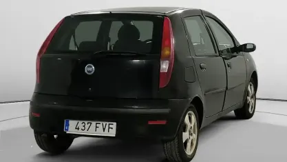 Usado Fiat Punto Classica 70 CV (51 kW) 2007 Negro Utilitario