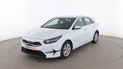 Blanco Usado 2023 Kia Ceed Utilitario | 16.099 € (Buen precio)