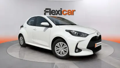 Usado Toyota Yaris Active 69 CV (50 kW) 2023 Blanco Utilitario