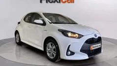 Usado 2021 Toyota Yaris Hybrid Business Edition Berlina | 12.990 € (Buen precio)