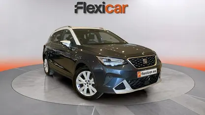Usado Seat Arona Xperience 110 CV (80 kW) 2022 Gris SUV