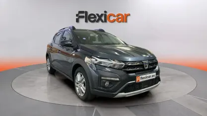 Usado Dacia Sandero Comfort 101 CV (74 kW) 2022 Gris Berlina