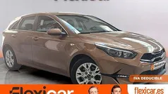 Beige Usado 2022 Kia Ceed Berlina | 15.790 € (Precio justo)
