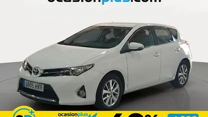 Usado Toyota Auris Active 132 CV (97 kW) 2014 Blanco Utilitario