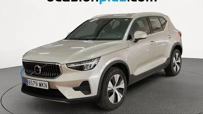Gris Usado 2023 Volvo XC40 Core SUV | 34.319 € (Precio justo)
