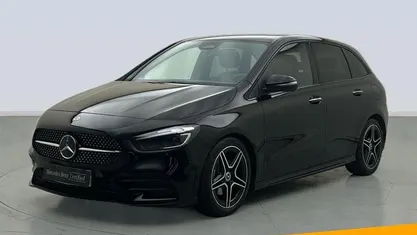 Usado Mercedes B200 AMG line 150 CV (110 kW) 2024 Negro noche Monovolumen
