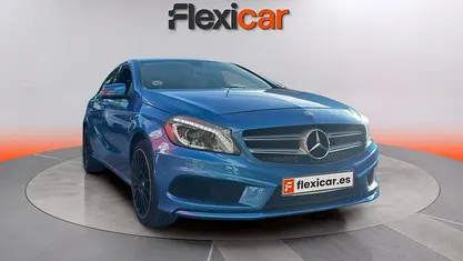 Usado Mercedes A180 Style 109 CV (80 kW) 2015 Azul Utilitario