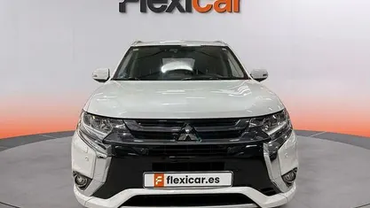 Usado Mitsubishi Outlander P-HEV 203 CV (149 kW) 2017