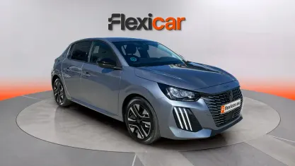 Usado Peugeot 208 Allure 101 CV (74 kW) 2025 Gris Utilitario