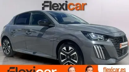 Usado Peugeot 208 Allure 101 CV (74 kW) 2025 Gris Utilitario