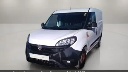 Usado Fiat Doblò 95 CV (69 kW) 2019 Blanco Monovolumen