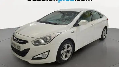 Usado Hyundai i40 136 CV (100 kW) 2015 Blanco Berlina