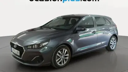 Usado Hyundai i30 120 CV (88 kW) 2019 Gris Utilitario