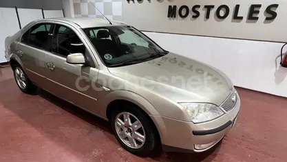 Beige Usado 2003 Ford Mondeo Ghia Berlina | 3495 € (Precio justo)