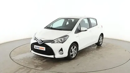 Blanco Usado 2016 Toyota Yaris Hybrid Active Berlina | 13.299 € (Precio justo)