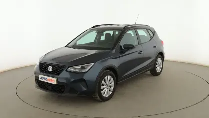 Usado Seat Arona Style 110 CV (80 kW) 2022 Gris SUV