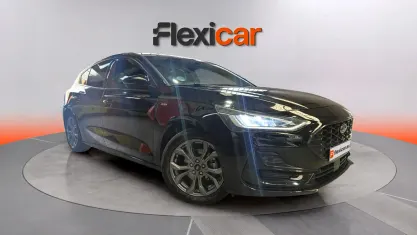 Usado Ford Focus ST-Line 155 CV (114 kW) 2023 Negro Berlina