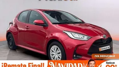 Burdeos Usado 2023 Toyota Yaris Hybrid Active Utilitario | 16.990 € (Buen precio)