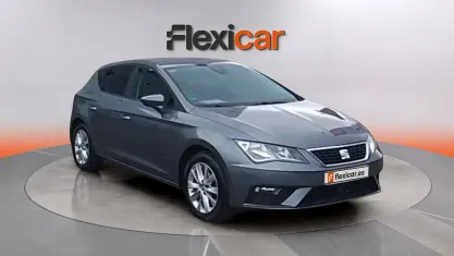 Usado Seat Leon Style 110 CV (80 kW) 2017 Gris Berlina
