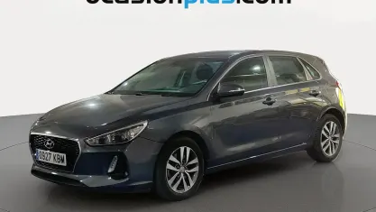Usado Hyundai i30 110 CV (80 kW) 2017 Gris Utilitario