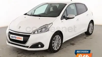 Usado Peugeot 208 Style 82 CV (60 kW) 2016 Blanco Utilitario