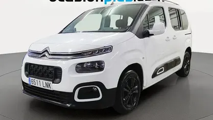 Usado Citroën Berlingo Feel 102 CV (75 kW) 2021 Blanco Monovolumen