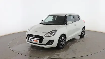 Usado Suzuki Swift Comfort 83 CV (61 kW) 2021 Blanco Berlina