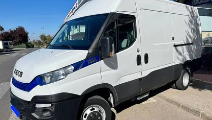 Usado Iveco Daily 205 CV (150 kW) 2018 Van
