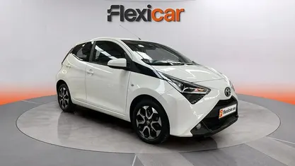 Usado Toyota Aygo X-play 72 CV (52 kW) 2019 Utilitario